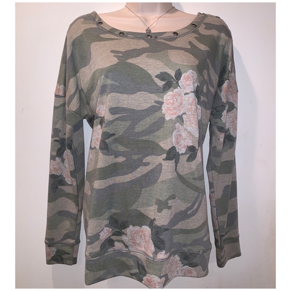 Maurice’s Camo Top, Like New